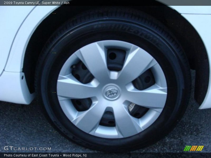 Super White / Ash 2009 Toyota Camry LE