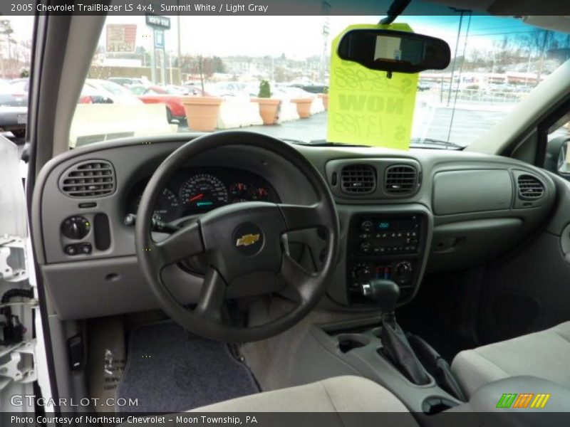 Summit White / Light Gray 2005 Chevrolet TrailBlazer LS 4x4