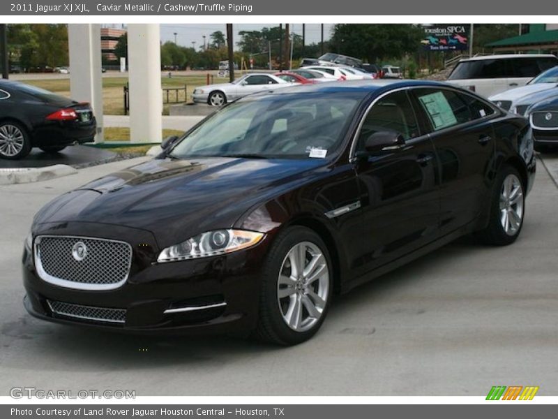 Front 3/4 View of 2011 XJ XJL