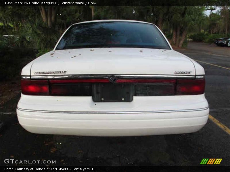 Vibrant White / Grey 1995 Mercury Grand Marquis LS