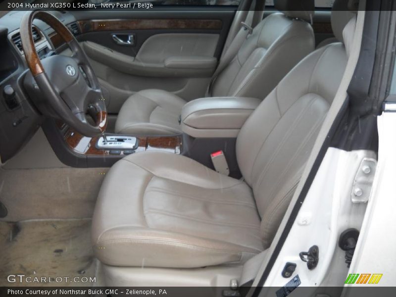 Ivory Pearl / Beige 2004 Hyundai XG350 L Sedan