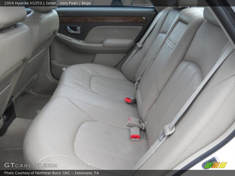 Ivory Pearl / Beige 2004 Hyundai XG350 L Sedan