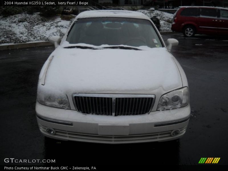 Ivory Pearl / Beige 2004 Hyundai XG350 L Sedan