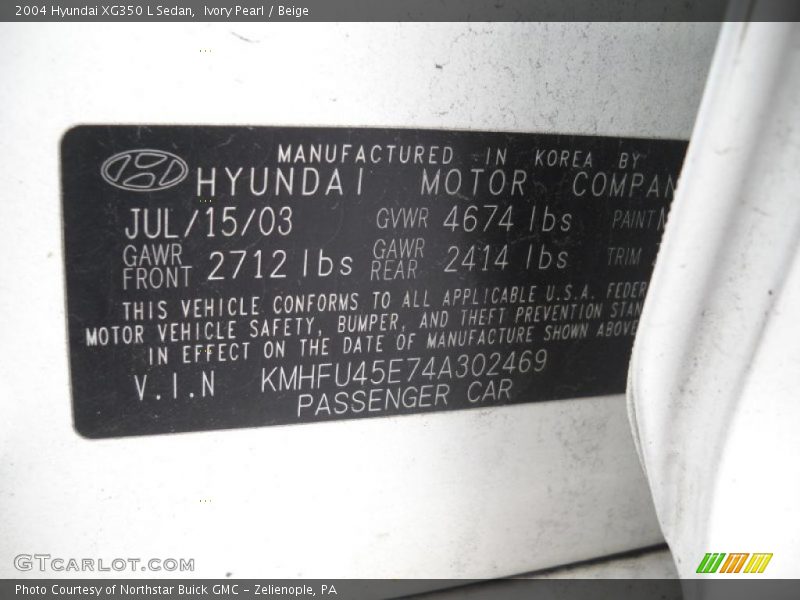 Ivory Pearl / Beige 2004 Hyundai XG350 L Sedan