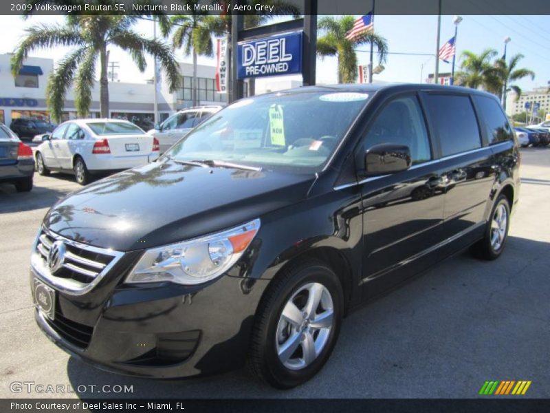 Nocturne Black Metallic / Aero Grey 2009 Volkswagen Routan SE