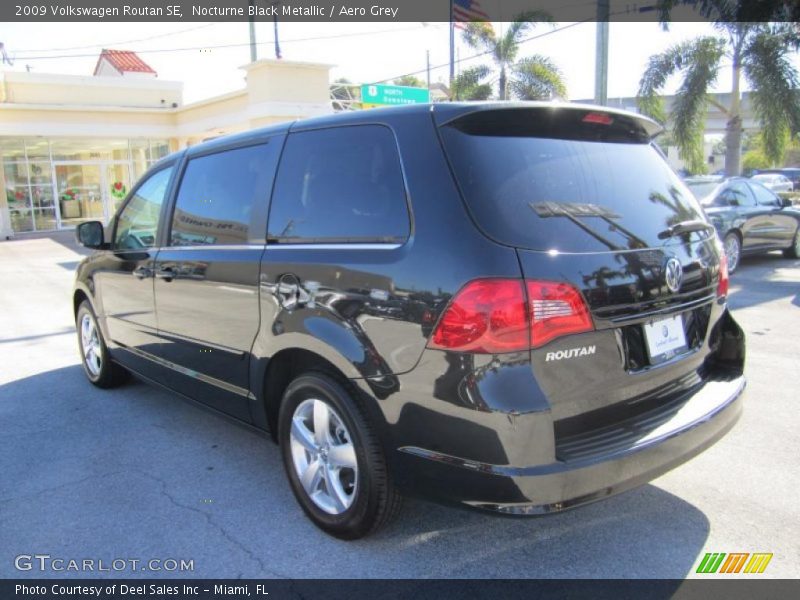 Nocturne Black Metallic / Aero Grey 2009 Volkswagen Routan SE