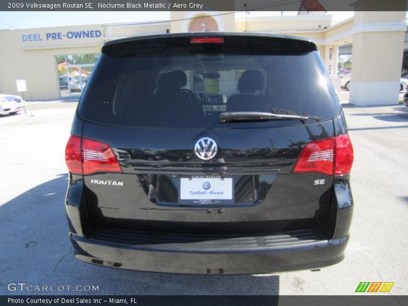 Nocturne Black Metallic / Aero Grey 2009 Volkswagen Routan SE