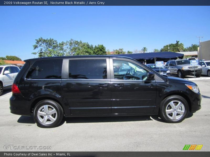 Nocturne Black Metallic / Aero Grey 2009 Volkswagen Routan SE