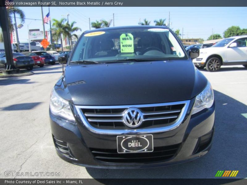 Nocturne Black Metallic / Aero Grey 2009 Volkswagen Routan SE