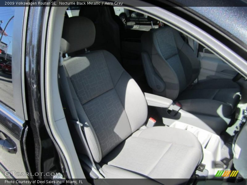 Nocturne Black Metallic / Aero Grey 2009 Volkswagen Routan SE