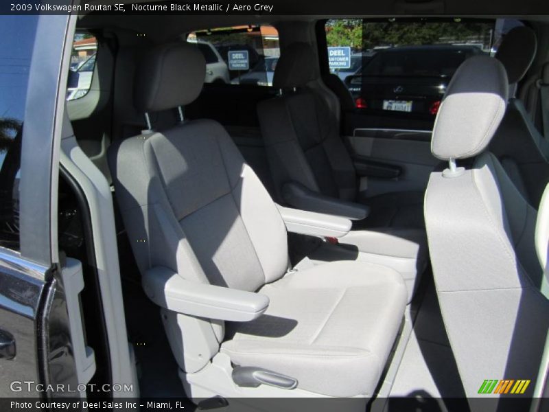 Nocturne Black Metallic / Aero Grey 2009 Volkswagen Routan SE
