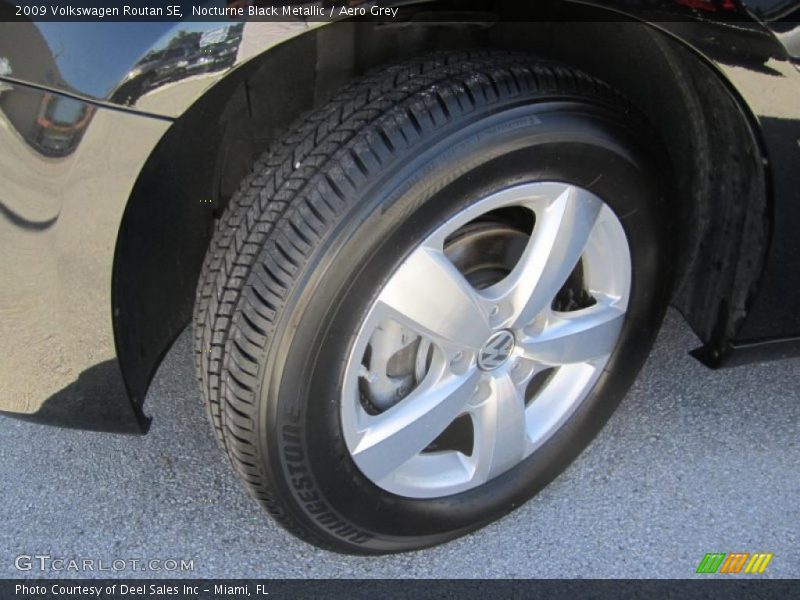 Nocturne Black Metallic / Aero Grey 2009 Volkswagen Routan SE