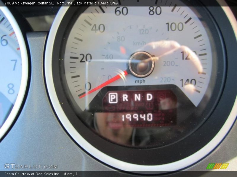 Nocturne Black Metallic / Aero Grey 2009 Volkswagen Routan SE