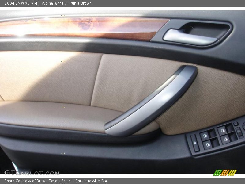 Alpine White / Truffle Brown 2004 BMW X5 4.4i