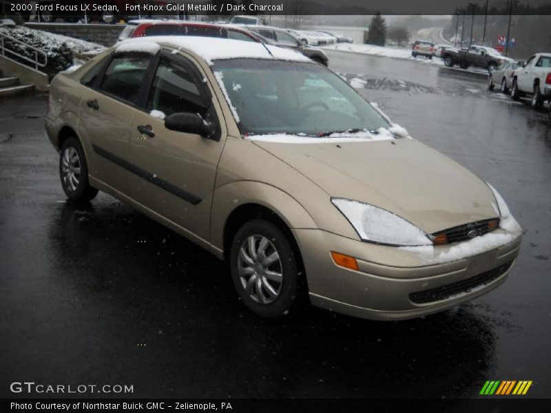 Fort Knox Gold Metallic / Dark Charcoal 2000 Ford Focus LX Sedan