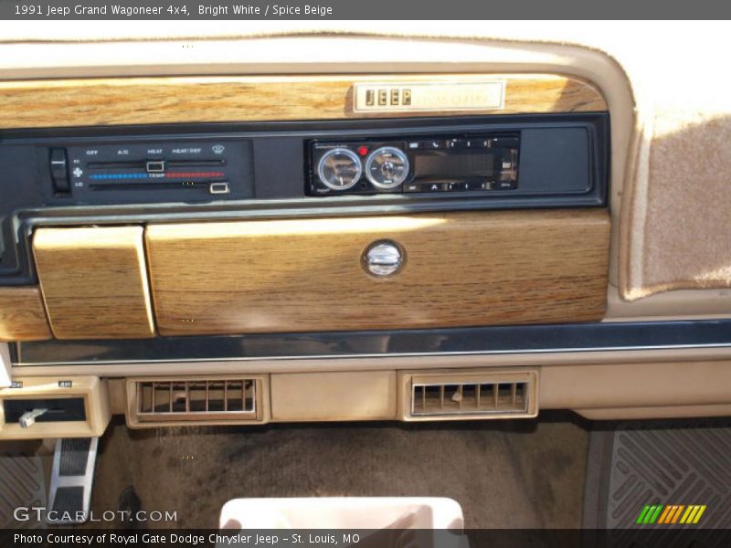 Controls of 1991 Grand Wagoneer 4x4