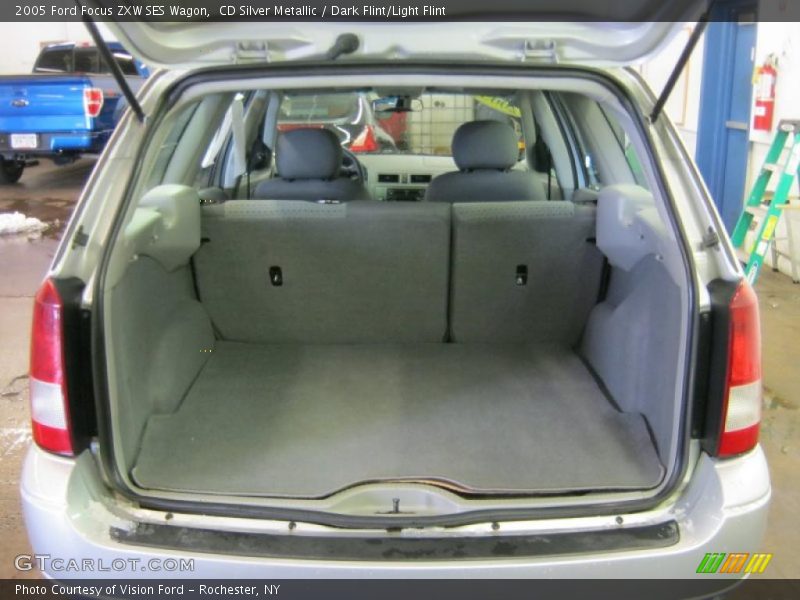 CD Silver Metallic / Dark Flint/Light Flint 2005 Ford Focus ZXW SES Wagon
