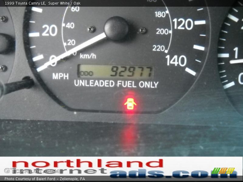 Super White / Oak 1999 Toyota Camry LE
