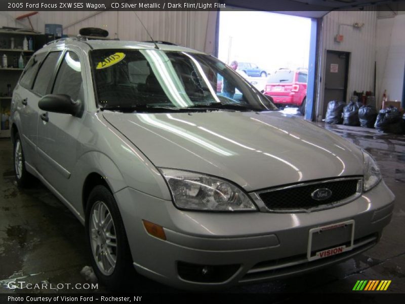 CD Silver Metallic / Dark Flint/Light Flint 2005 Ford Focus ZXW SES Wagon