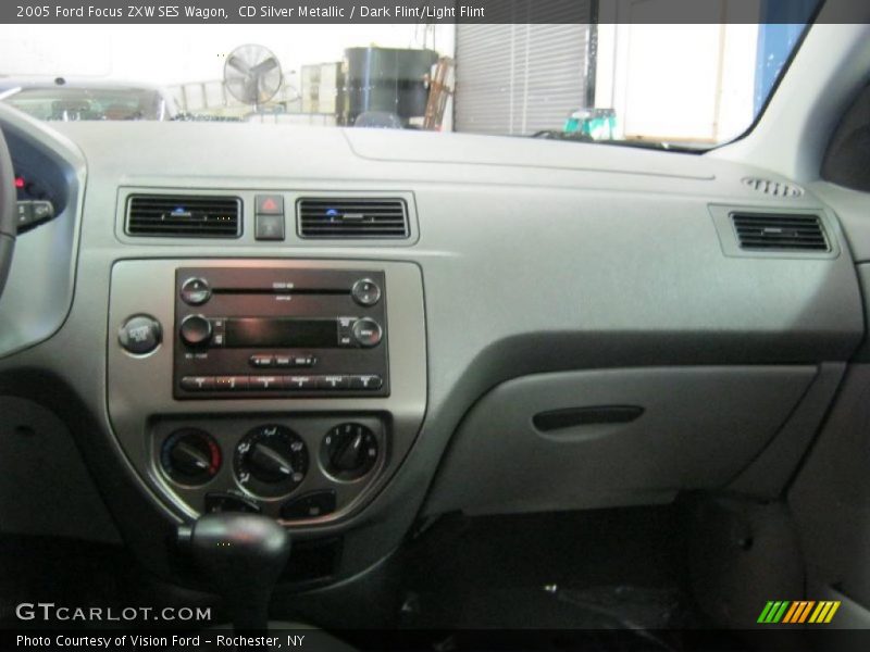 CD Silver Metallic / Dark Flint/Light Flint 2005 Ford Focus ZXW SES Wagon