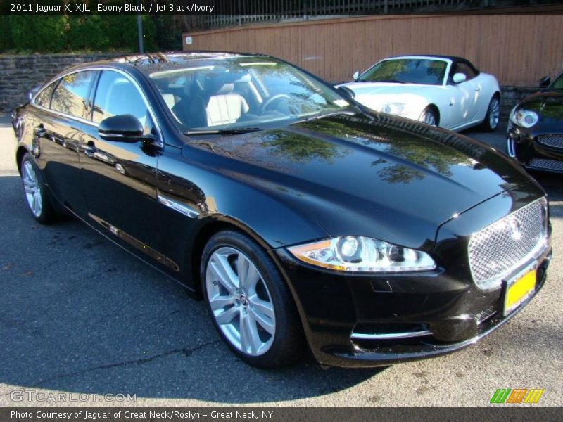 Front 3/4 View of 2011 XJ XJL