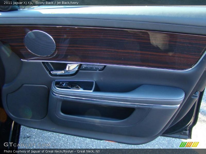 Door Panel of 2011 XJ XJL