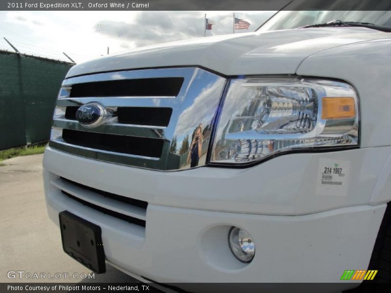 Oxford White / Camel 2011 Ford Expedition XLT