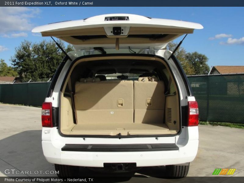 Oxford White / Camel 2011 Ford Expedition XLT
