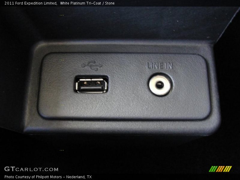 White Platinum Tri-Coat / Stone 2011 Ford Expedition Limited