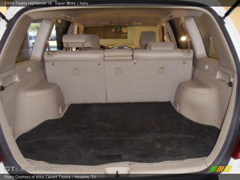 Super White / Ivory 2004 Toyota Highlander I4