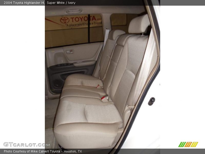 Super White / Ivory 2004 Toyota Highlander I4