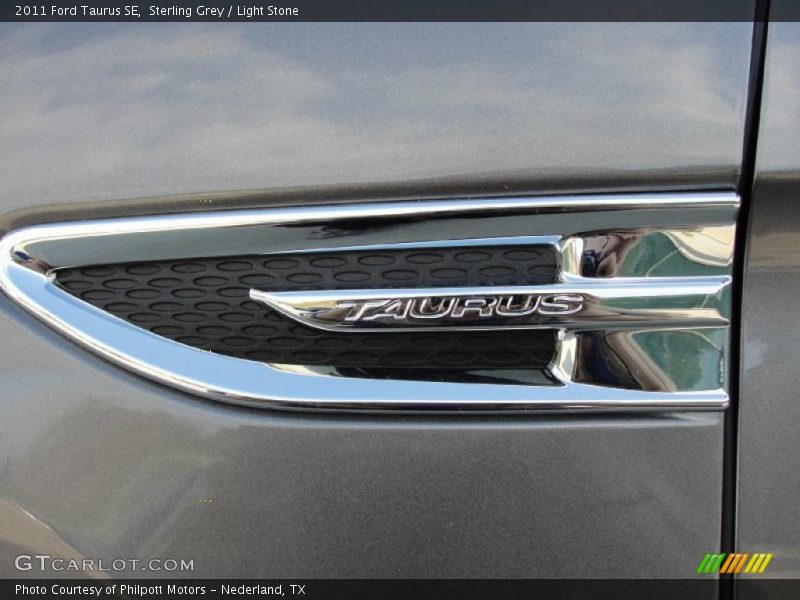 2011 Taurus SE Logo