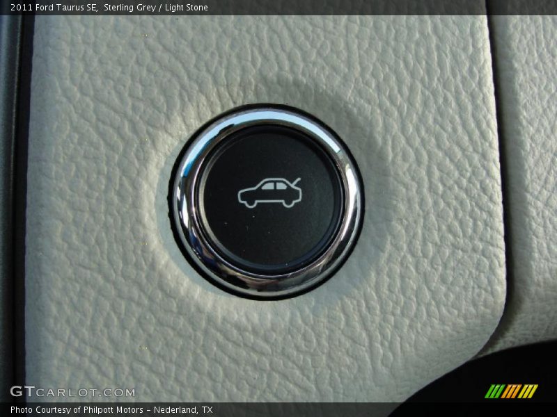 Sterling Grey / Light Stone 2011 Ford Taurus SE