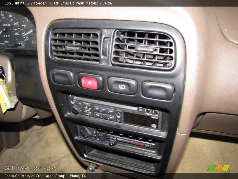 Black Emerald Pearl Metallic / Beige 1995 Infiniti G 20 Sedan