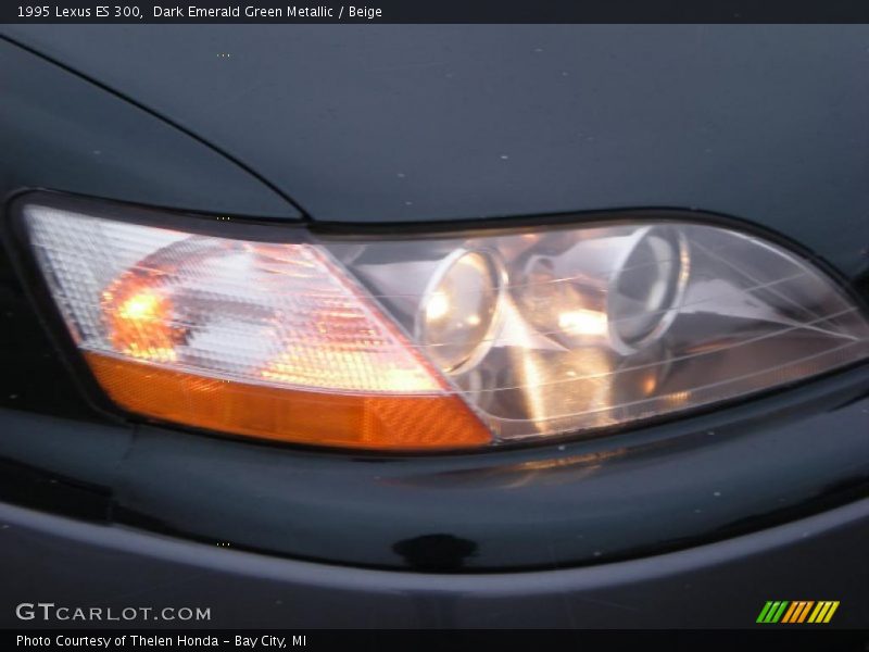 Dark Emerald Green Metallic / Beige 1995 Lexus ES 300