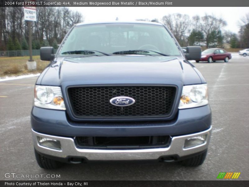 Medium Wedgewood Blue Metallic / Black/Medium Flint 2004 Ford F150 XLT SuperCab 4x4