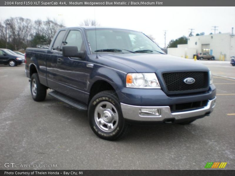 Medium Wedgewood Blue Metallic / Black/Medium Flint 2004 Ford F150 XLT SuperCab 4x4