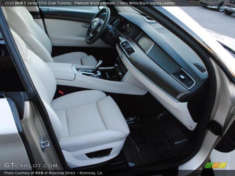 Dashboard of 2010 5 Series 550i Gran Turismo