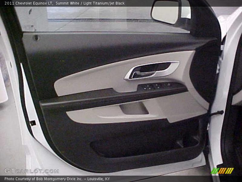 Summit White / Light Titanium/Jet Black 2011 Chevrolet Equinox LT