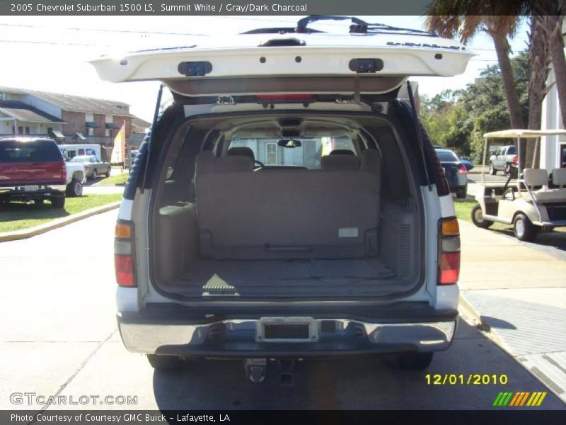 Summit White / Gray/Dark Charcoal 2005 Chevrolet Suburban 1500 LS