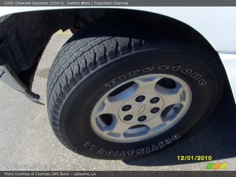 Summit White / Gray/Dark Charcoal 2005 Chevrolet Suburban 1500 LS