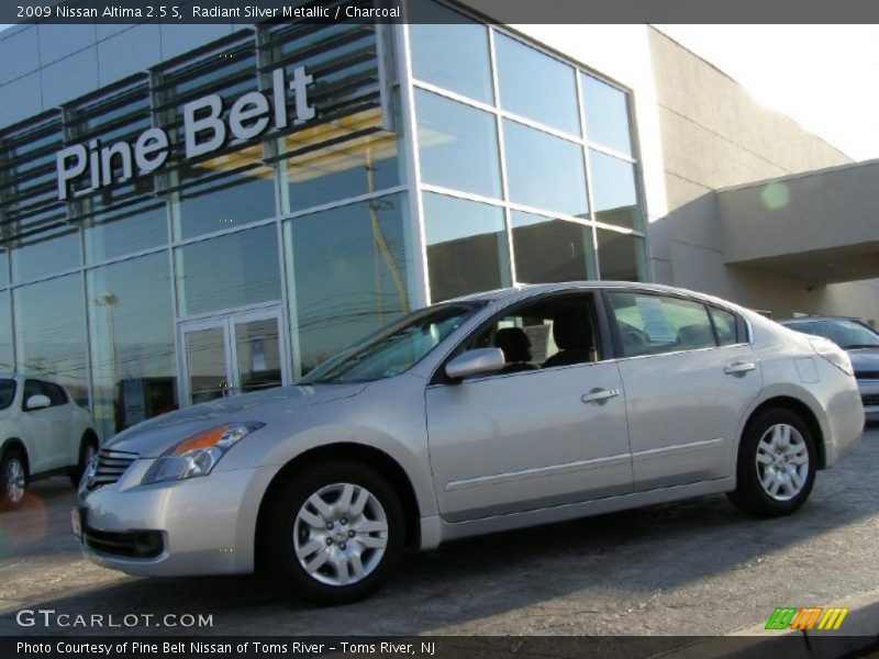 Radiant Silver Metallic / Charcoal 2009 Nissan Altima 2.5 S