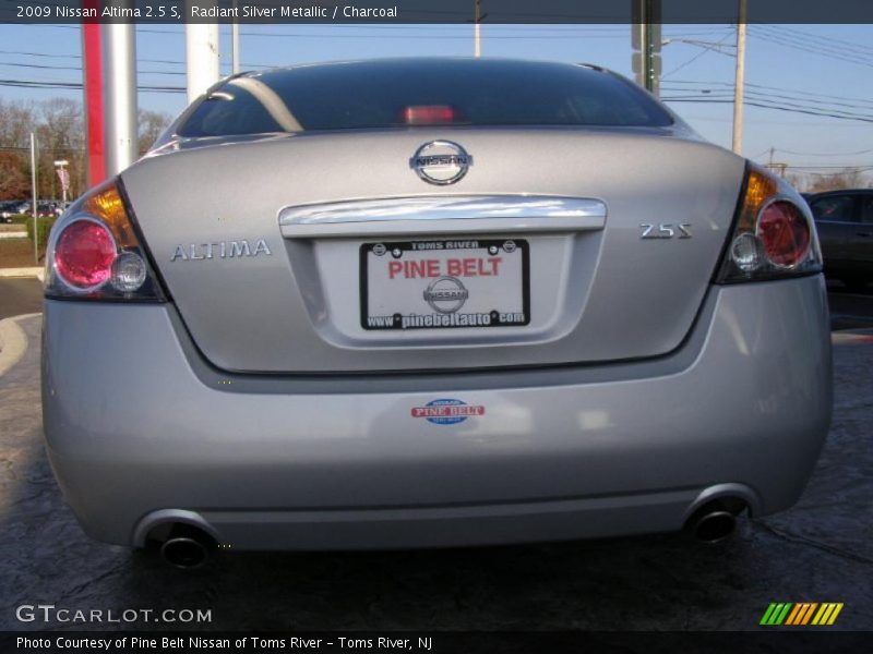 Radiant Silver Metallic / Charcoal 2009 Nissan Altima 2.5 S