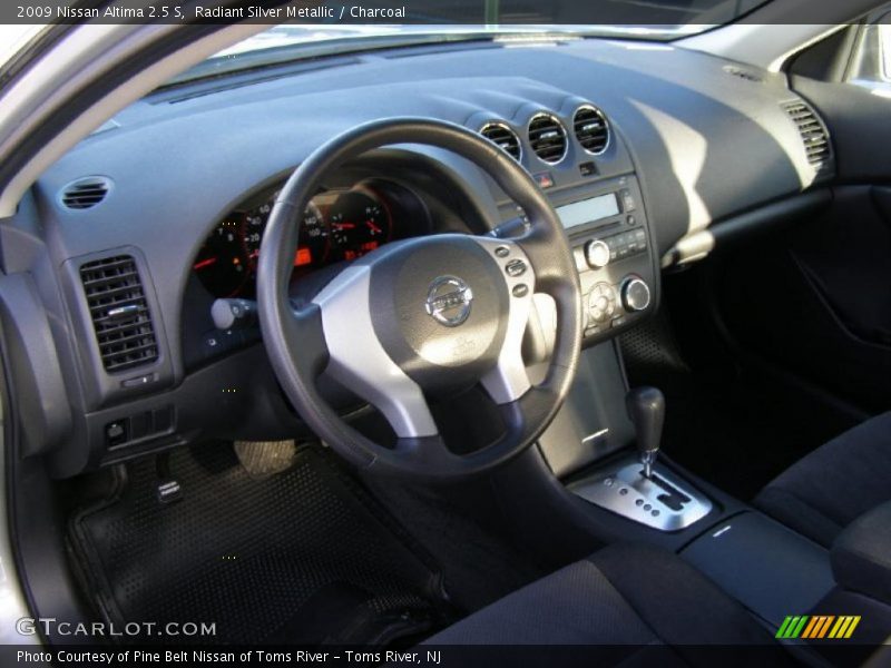 Radiant Silver Metallic / Charcoal 2009 Nissan Altima 2.5 S