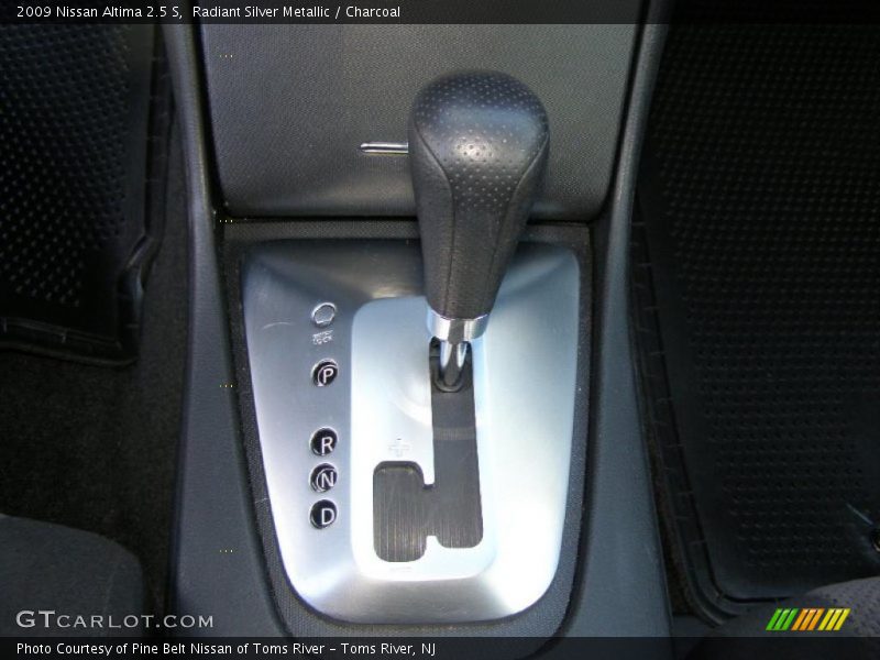 Radiant Silver Metallic / Charcoal 2009 Nissan Altima 2.5 S