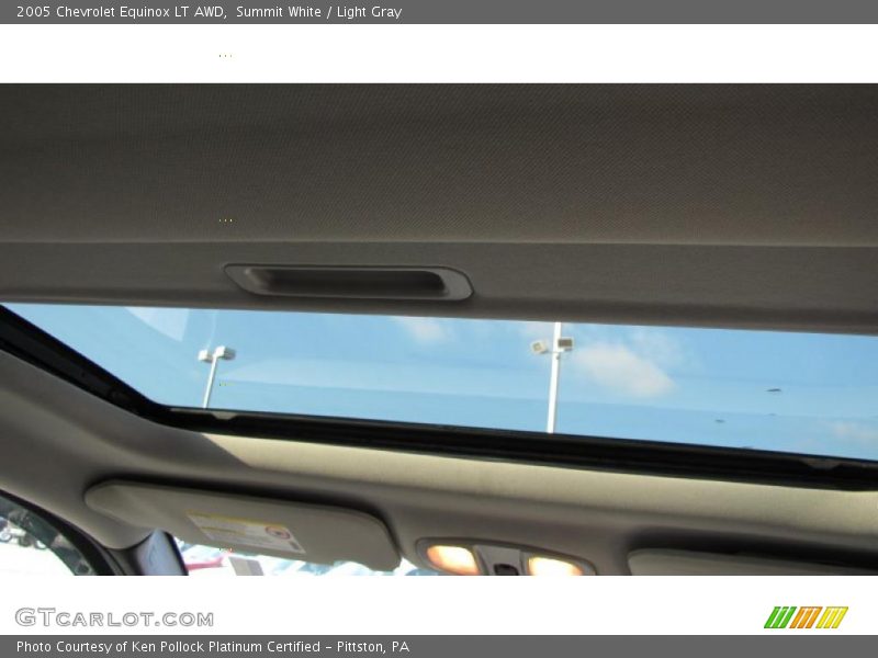 Summit White / Light Gray 2005 Chevrolet Equinox LT AWD