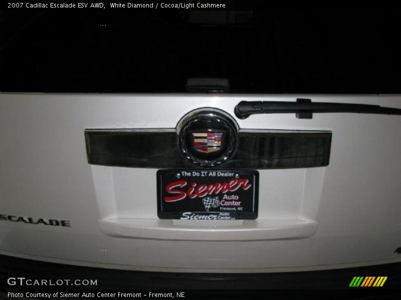 White Diamond / Cocoa/Light Cashmere 2007 Cadillac Escalade ESV AWD
