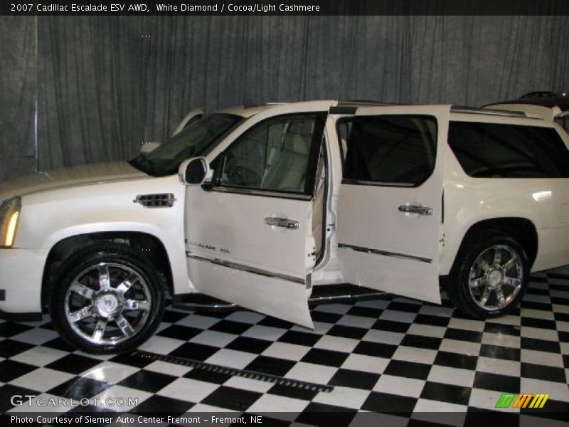 White Diamond / Cocoa/Light Cashmere 2007 Cadillac Escalade ESV AWD