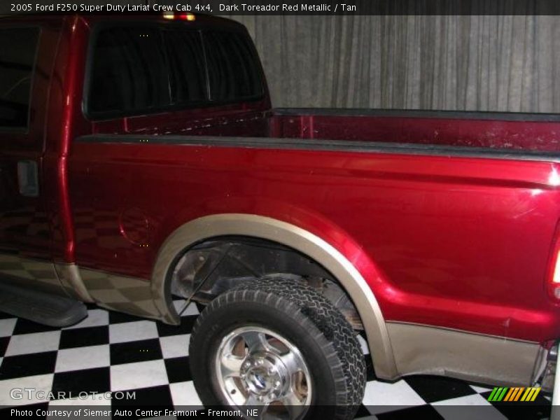 Dark Toreador Red Metallic / Tan 2005 Ford F250 Super Duty Lariat Crew Cab 4x4