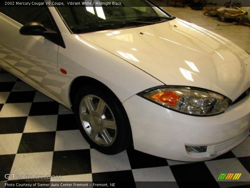 Vibrant White / Midnight Black 2002 Mercury Cougar V6 Coupe